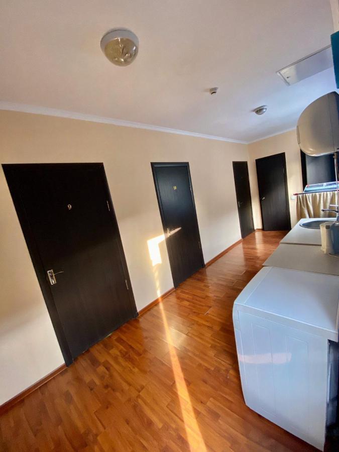 Esentai Hostel Алма Ата Екстериор снимка