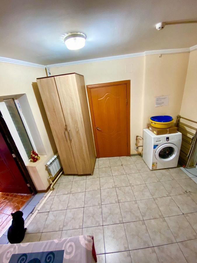 Esentai Hostel Алма Ата Екстериор снимка
